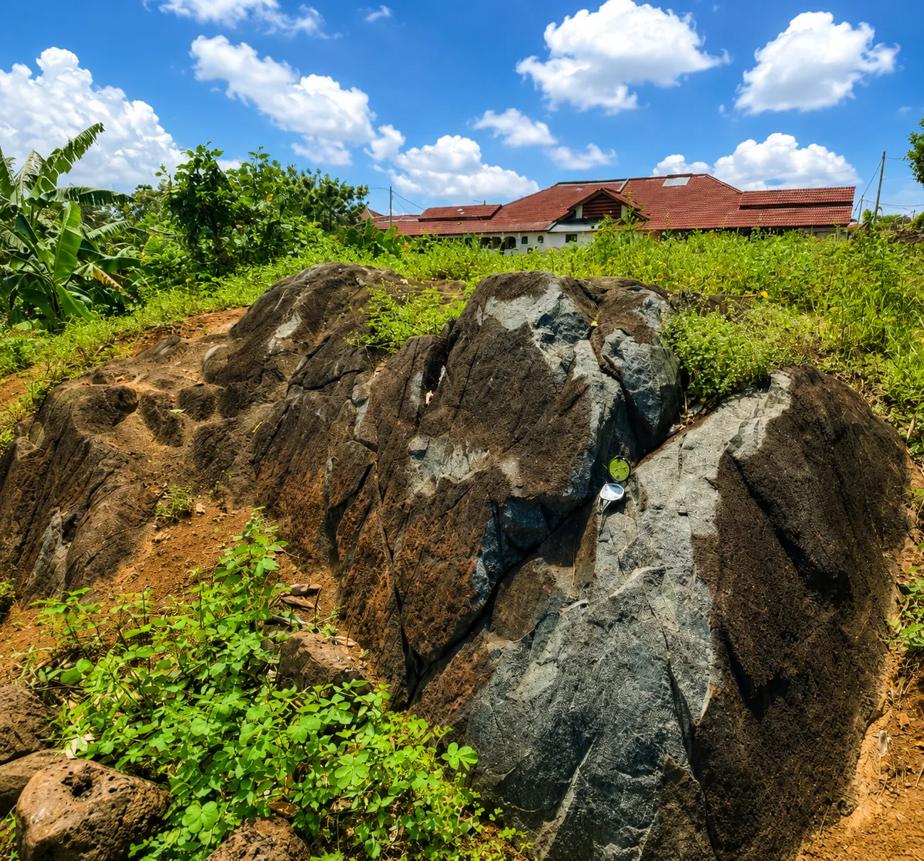 Syis Amfibol Bukit Larang